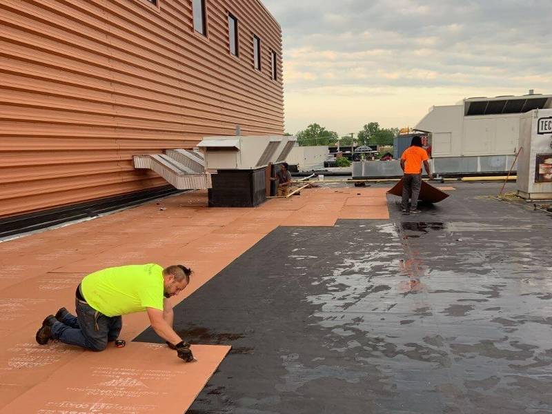 professional commercial roof maintenance