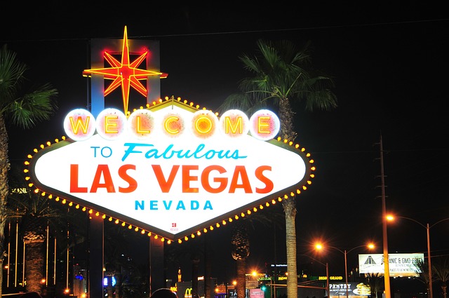 Las Vegas Roofing Company - Picture of the fabulous Las Vegas sign at night